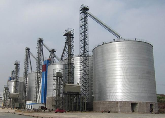 三门峡大型钢板库构造参数及水泥储存质量